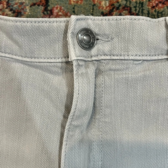 FINAL PRICE Aerie Light Wash Shorts - Picture 5 of 6